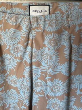 Seductive Pants - Size S Floral Print Casual Style